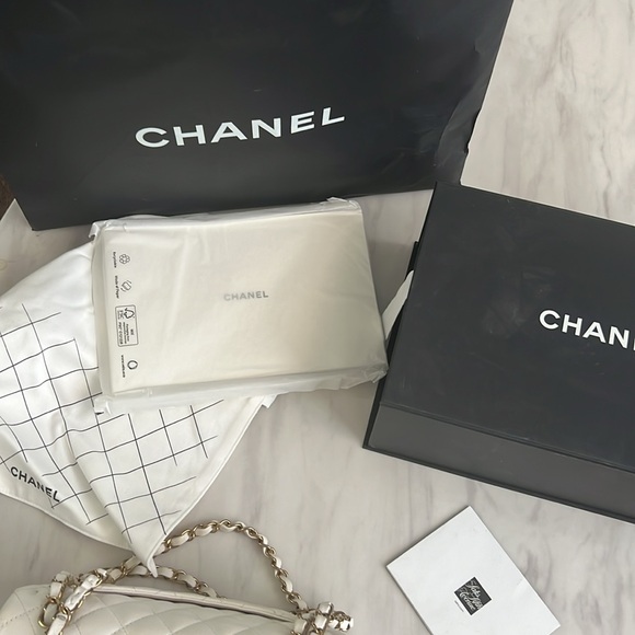 White Chanel Small Classic Flap with Gold Hardware - Picture 6 of 11